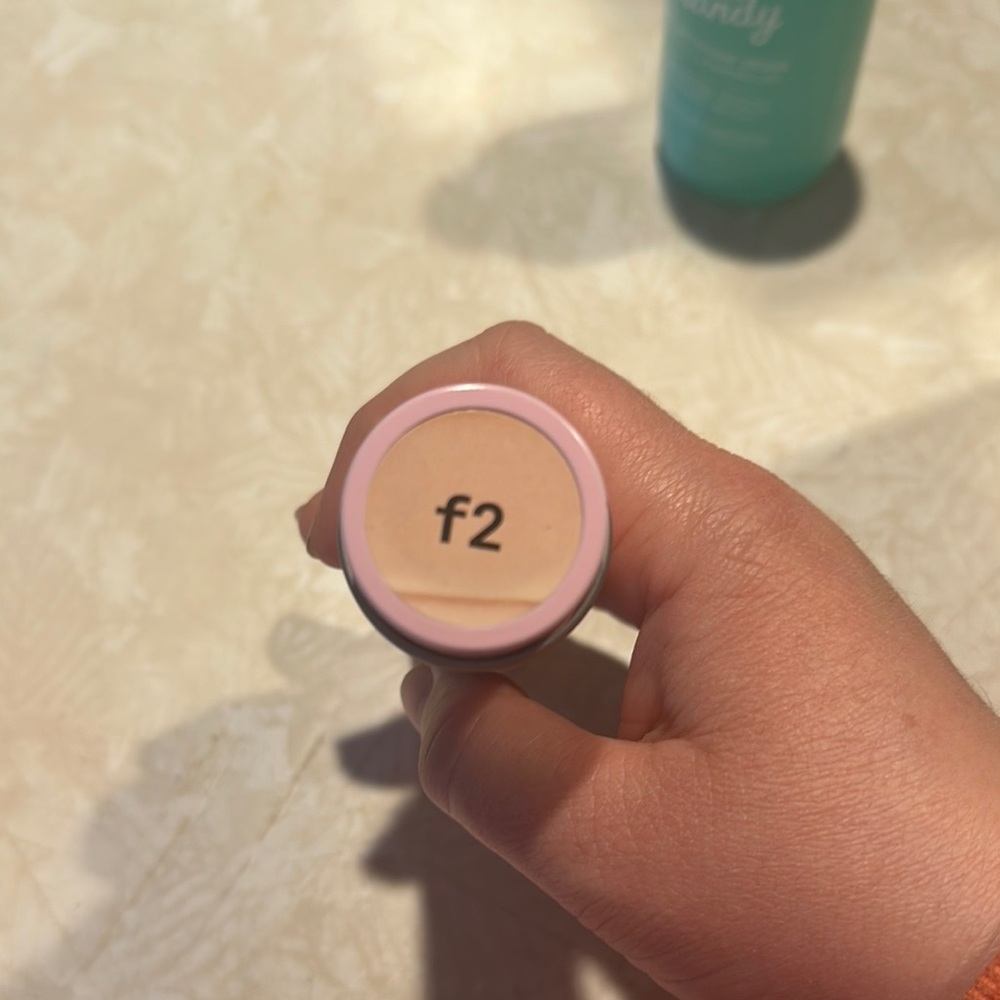 Pink Concealer Makeup Tool - Picture 2 of 6